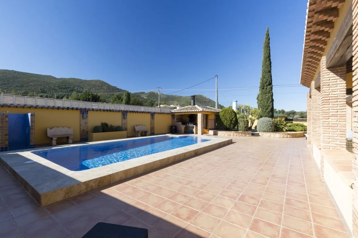 12 Bed Townhouse for sale in Lliber Costa Blanca, Alicante, Spain