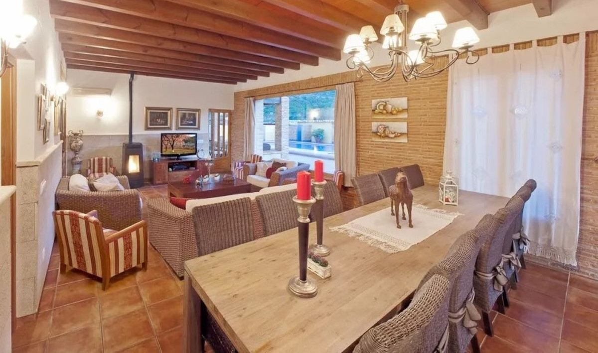 12 Bed Townhouse for sale in Lliber Costa Blanca, Alicante, Spain