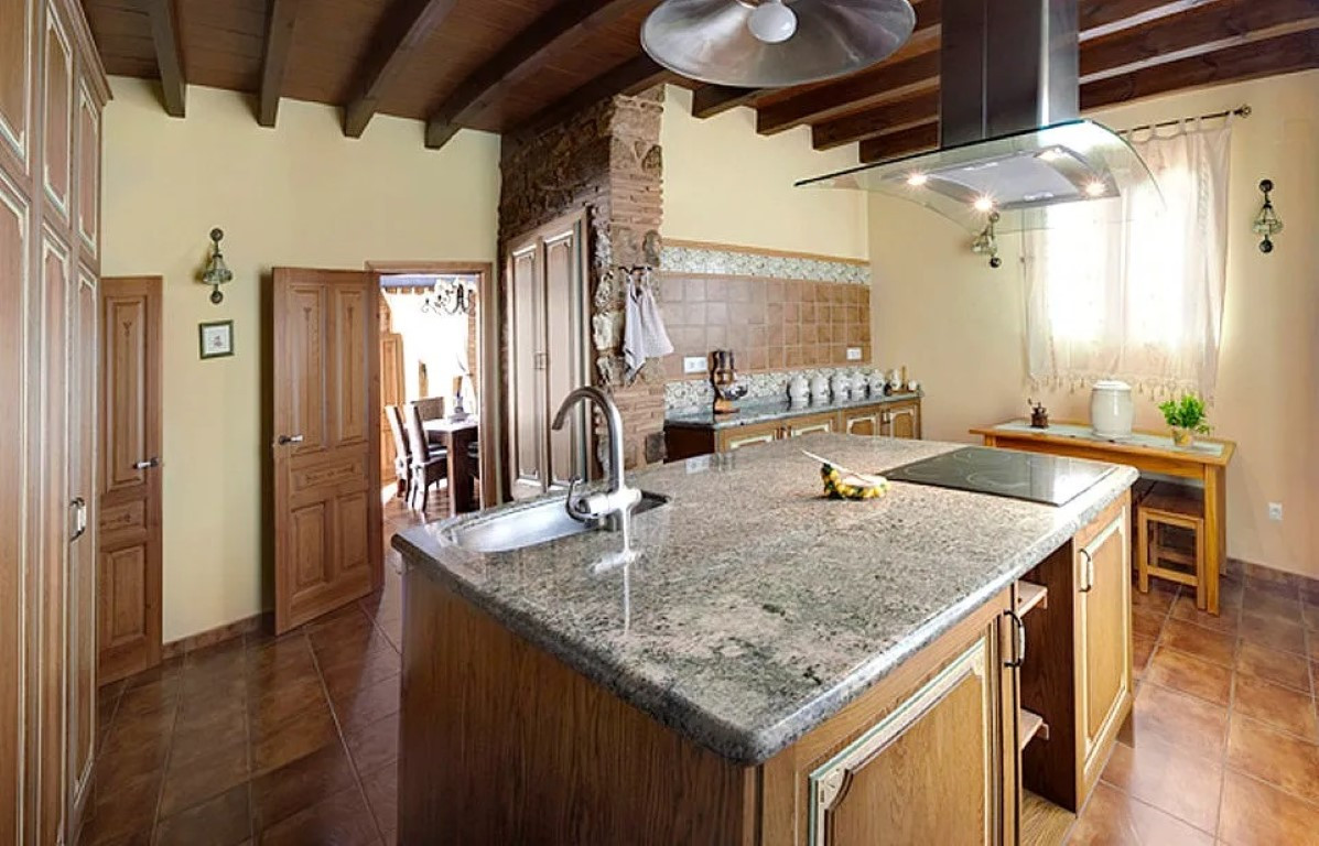 12 Bed Townhouse for sale in Lliber Costa Blanca, Alicante, Spain