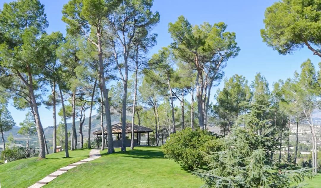 7 Bed Townhouse for sale in Penaguila Costa Blanca, Alicante, Spain
