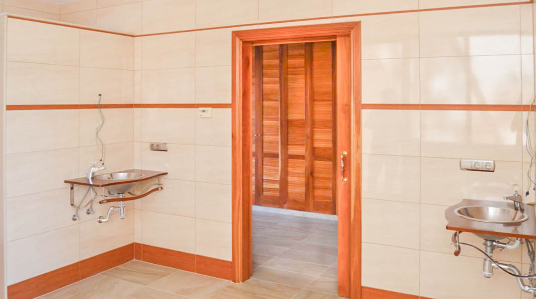 7 Bed Townhouse for sale in Penaguila Costa Blanca, Alicante, Spain