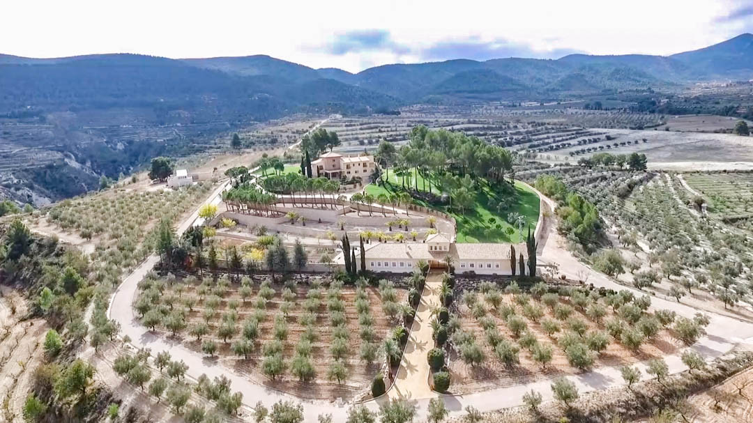 7 Bed Townhouse for sale in Penaguila Costa Blanca, Alicante, Spain