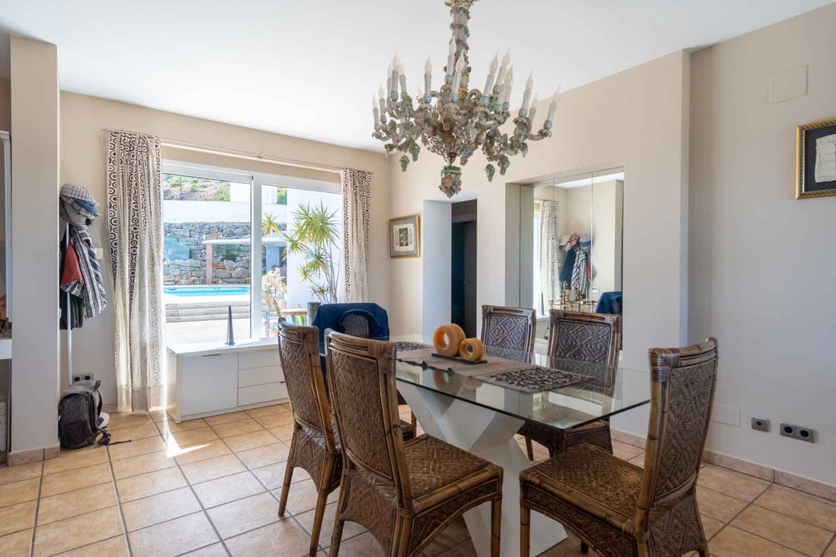 Se vende Villa - Chalet de 4 dormitorios en Costa Blanca, Alicante, España
