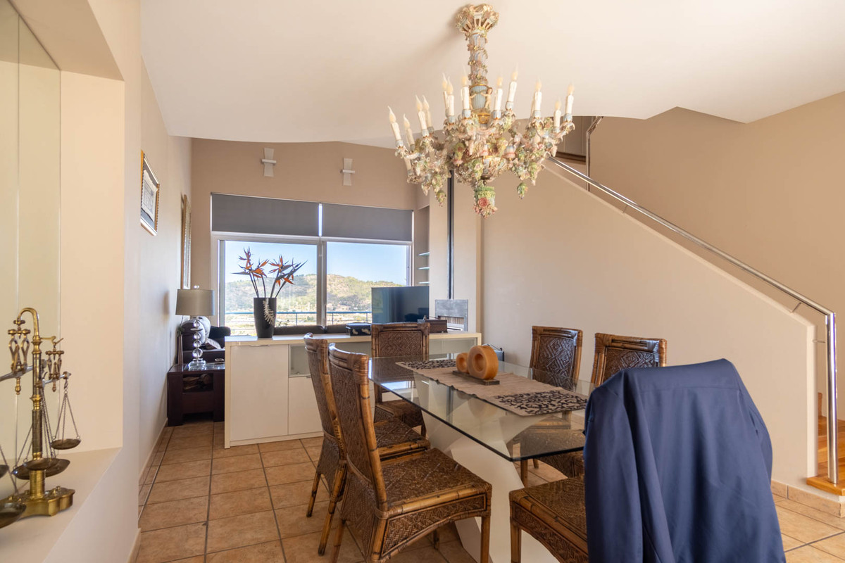 Se vende Villa - Chalet de 4 dormitorios en Costa Blanca, Alicante, España