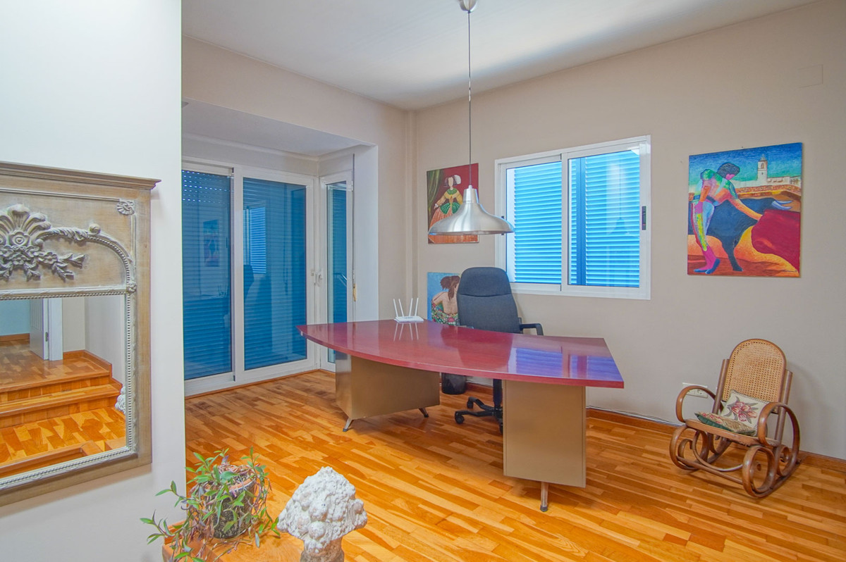 Se vende Villa - Chalet de 4 dormitorios en Costa Blanca, Alicante, España