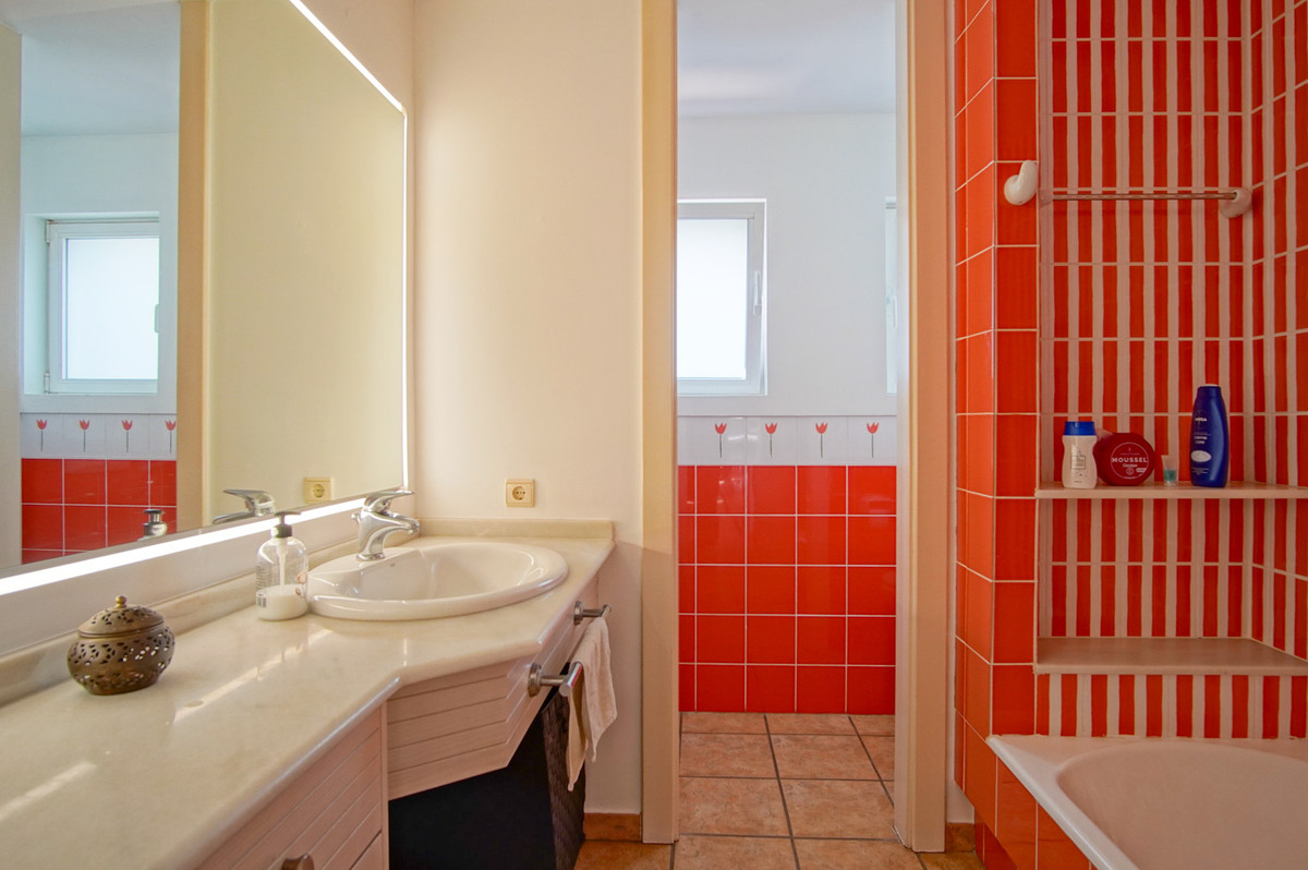 Se vende Villa - Chalet de 4 dormitorios en Costa Blanca, Alicante, España