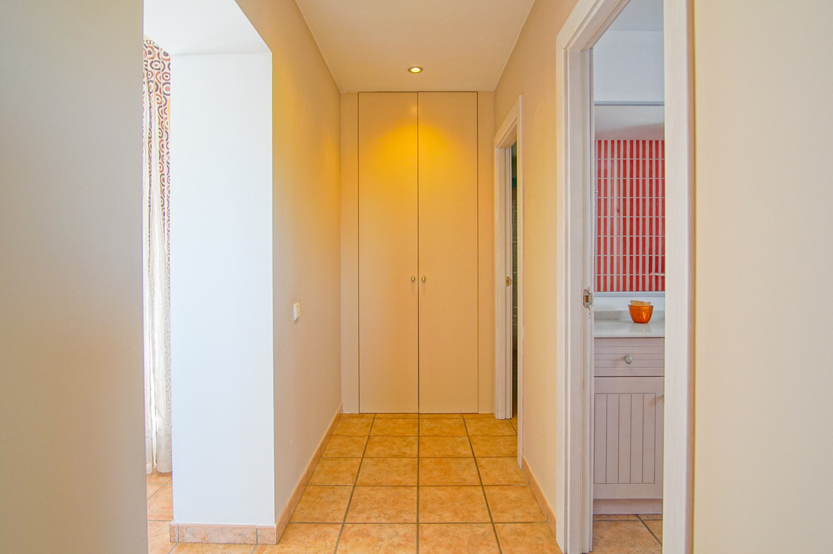 Se vende Villa - Chalet de 4 dormitorios en Costa Blanca, Alicante, España