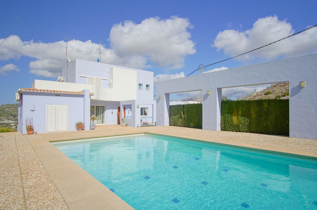 Se vende Villa - Chalet de 4 dormitorios en Costa Blanca, Alicante, España