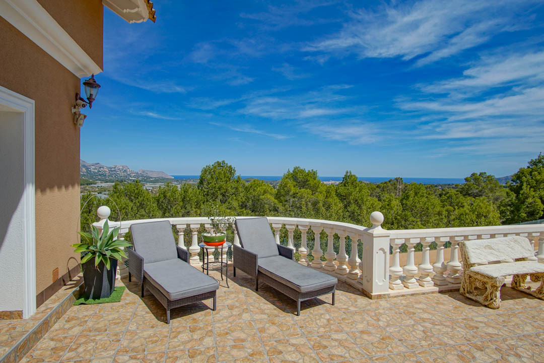8 Bed Townhouse for sale in La Nucia Costa Blanca, Alicante, Spain
