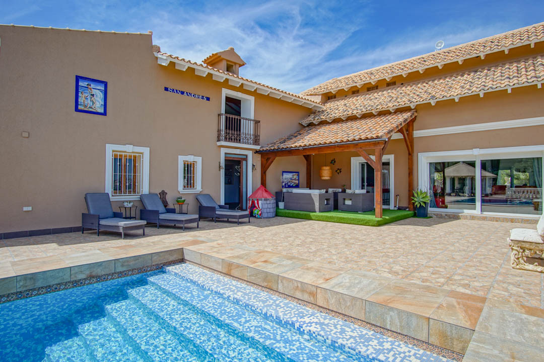 8 Bed Townhouse for sale in La Nucia Costa Blanca, Alicante, Spain