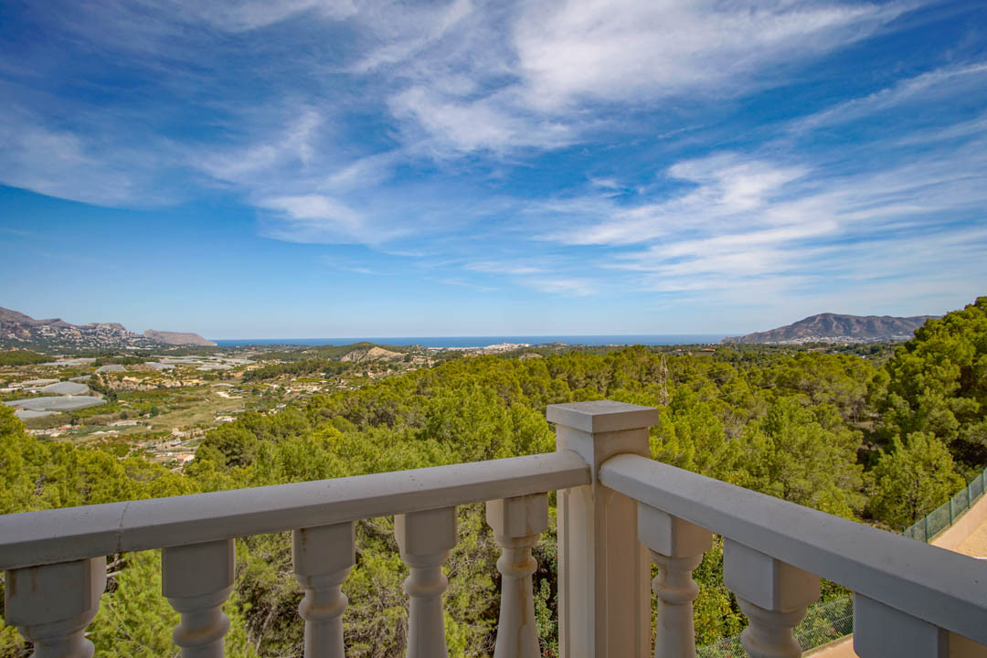 8 Bed Townhouse for sale in La Nucia Costa Blanca, Alicante, Spain