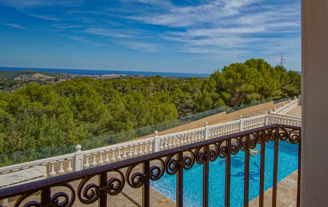 8 Bed Townhouse for sale in La Nucia Costa Blanca, Alicante, Spain