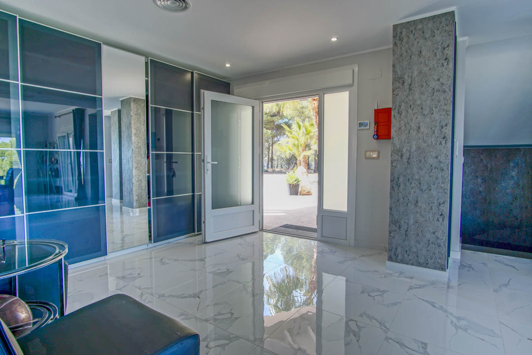 8 Bed Townhouse for sale in La Nucia Costa Blanca, Alicante, Spain