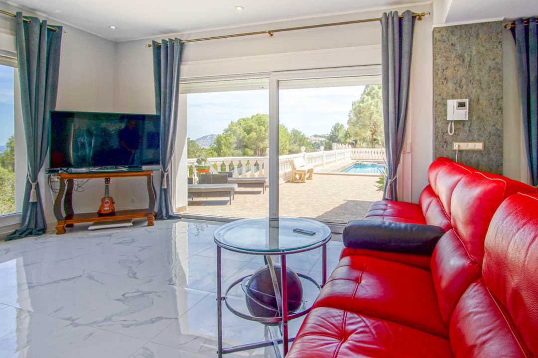 8 Bed Townhouse for sale in La Nucia Costa Blanca, Alicante, Spain