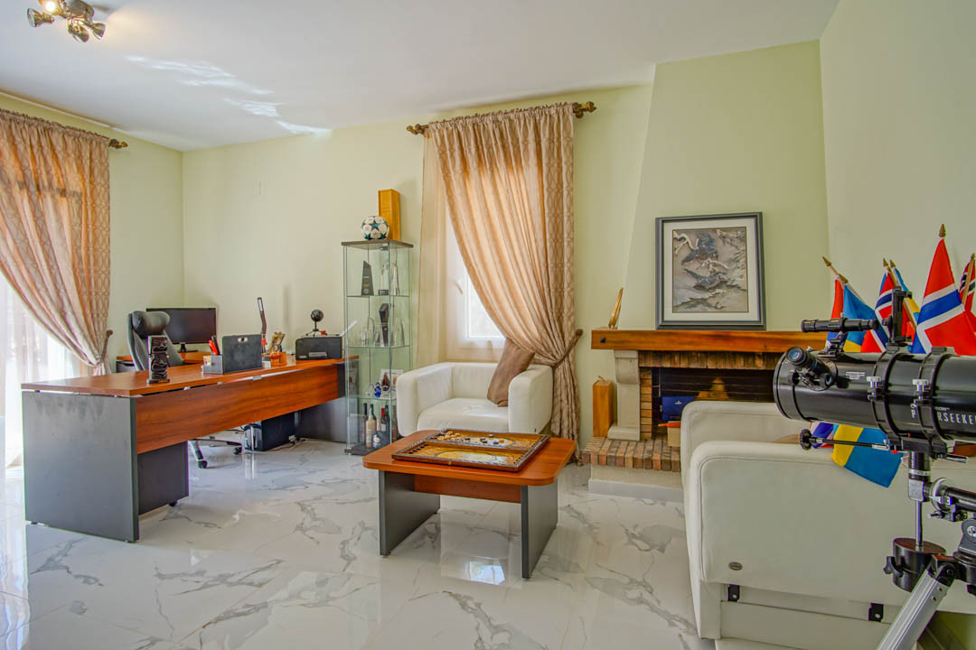8 Bed Townhouse for sale in La Nucia Costa Blanca, Alicante, Spain