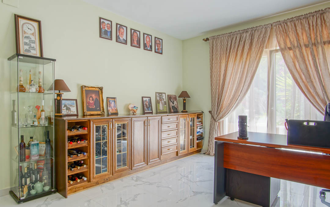 8 Bed Townhouse for sale in La Nucia Costa Blanca, Alicante, Spain