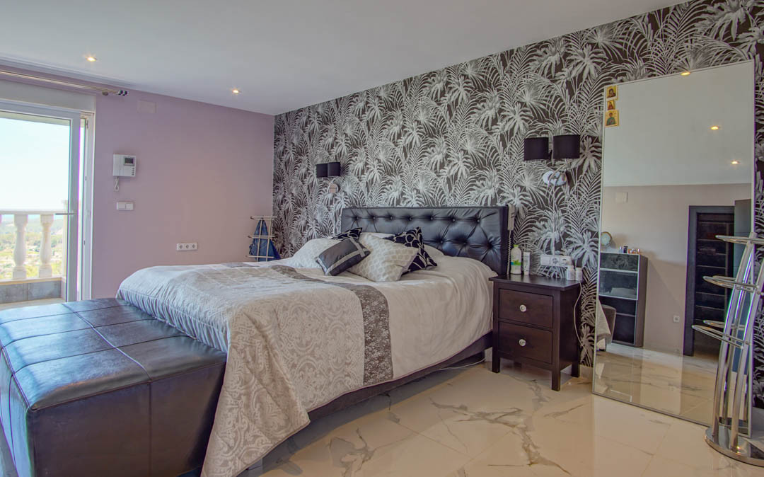 8 Bed Townhouse for sale in La Nucia Costa Blanca, Alicante, Spain