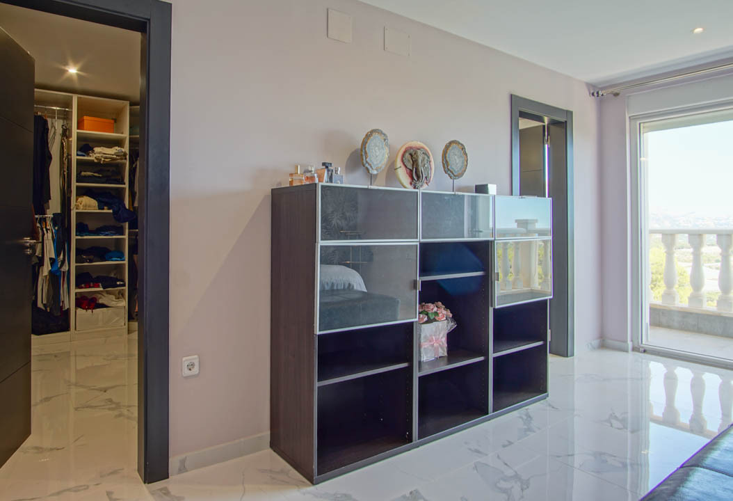 8 Bed Townhouse for sale in La Nucia Costa Blanca, Alicante, Spain