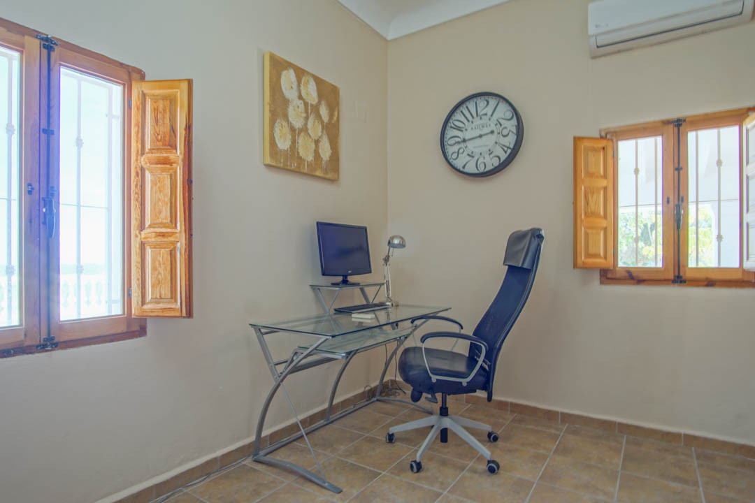 8 Bed Townhouse for sale in La Nucia Costa Blanca, Alicante, Spain