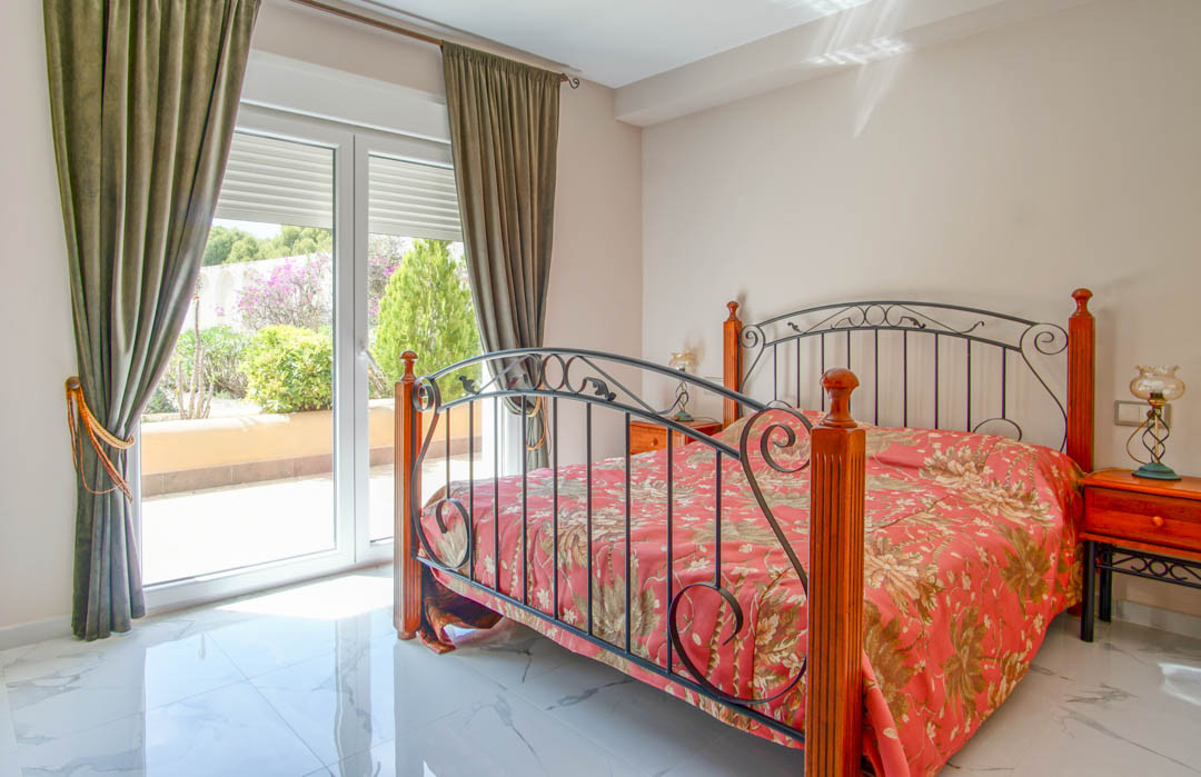 8 Bed Townhouse for sale in La Nucia Costa Blanca, Alicante, Spain