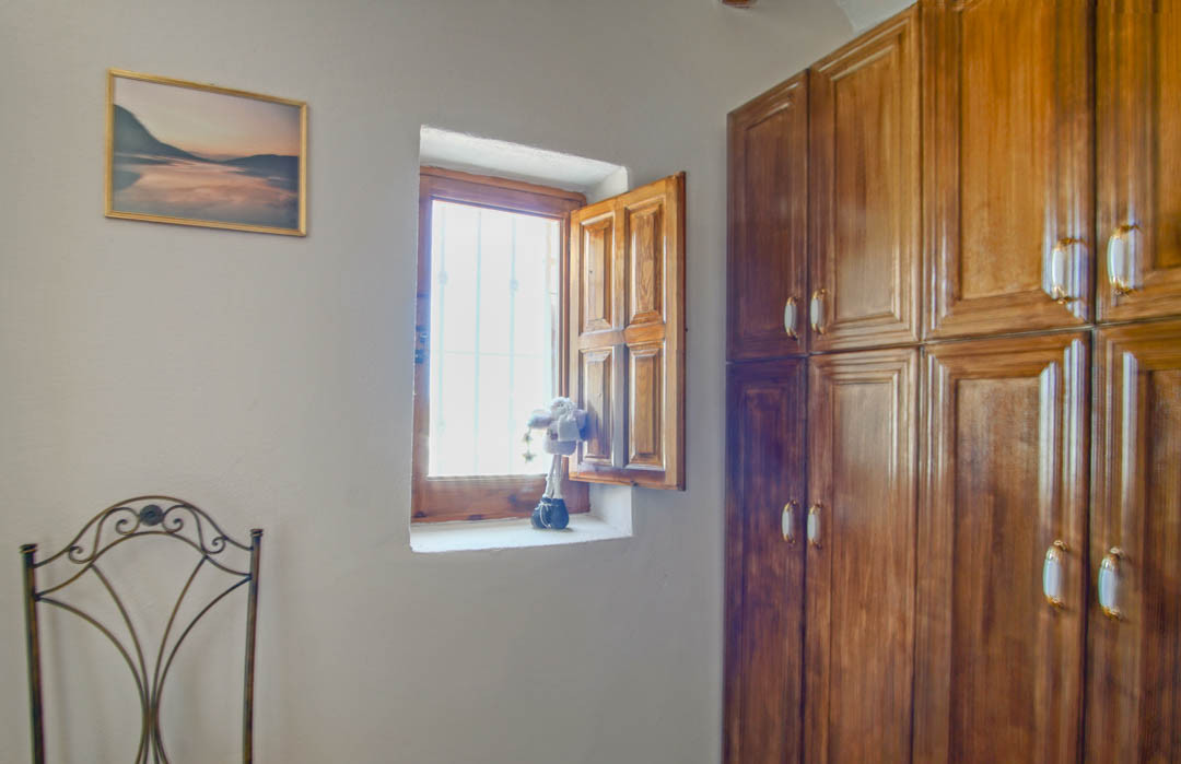 8 Bed Townhouse for sale in La Nucia Costa Blanca, Alicante, Spain