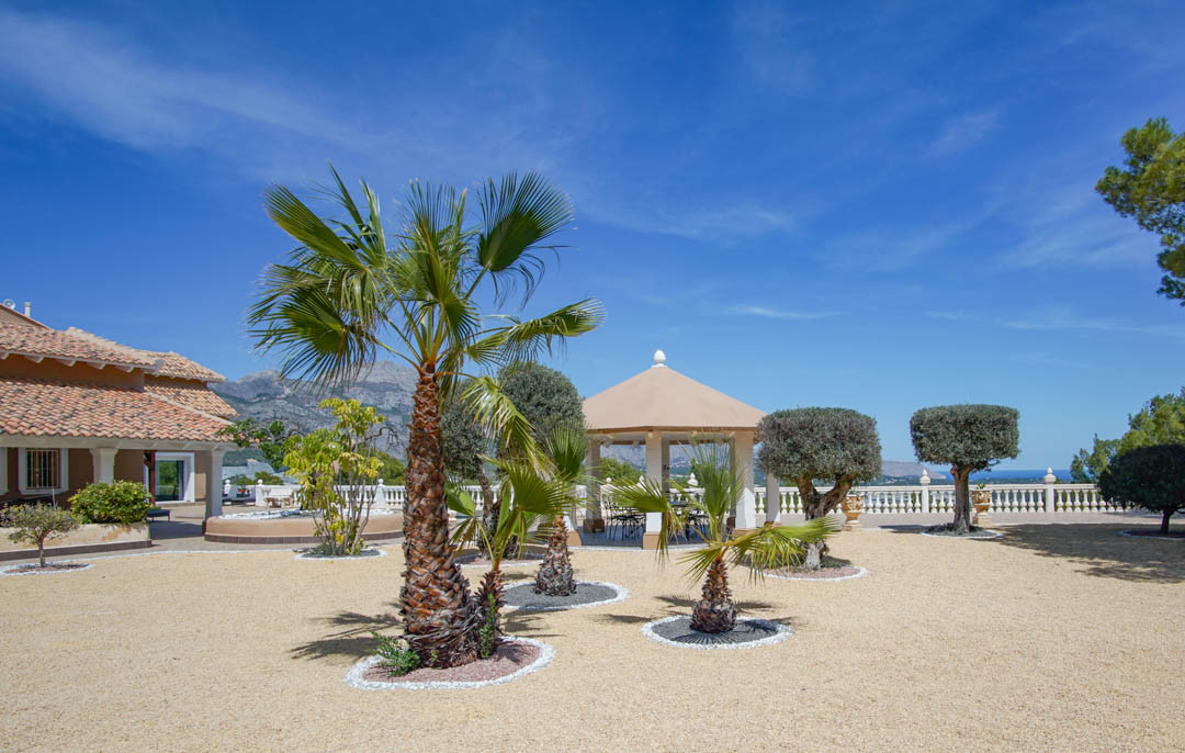 8 Bed Townhouse for sale in La Nucia Costa Blanca, Alicante, Spain