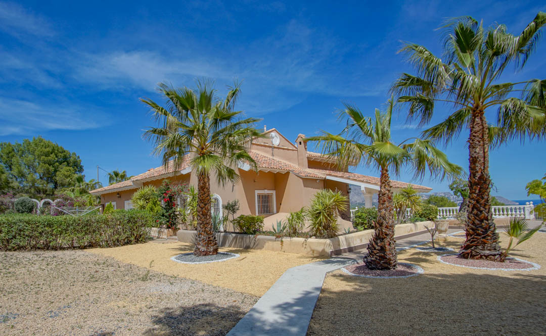 8 Bed Townhouse for sale in La Nucia Costa Blanca, Alicante, Spain