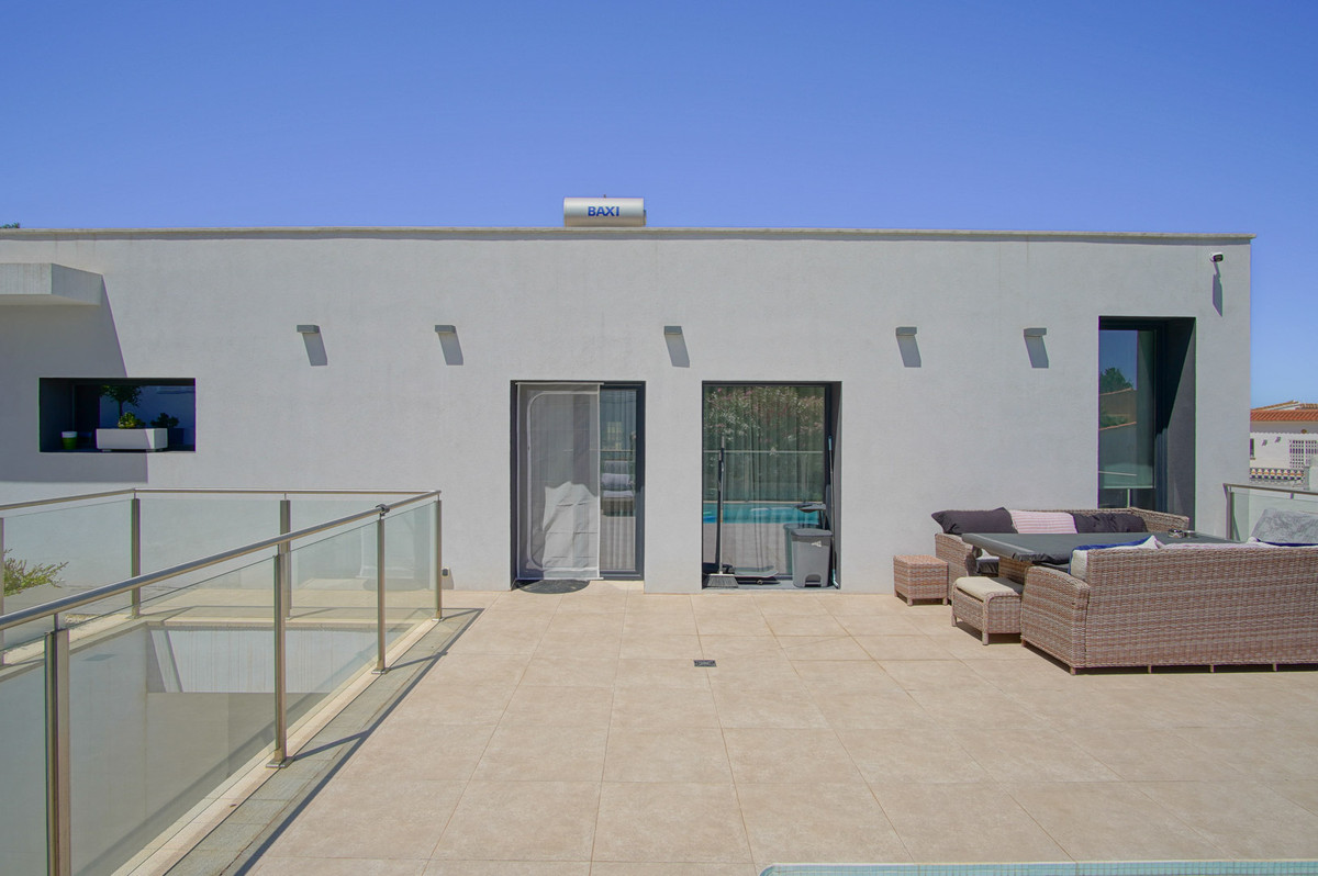 4 Bed Townhouse for sale in Cumbre Del Sol Costa Blanca, Alicante, Spain