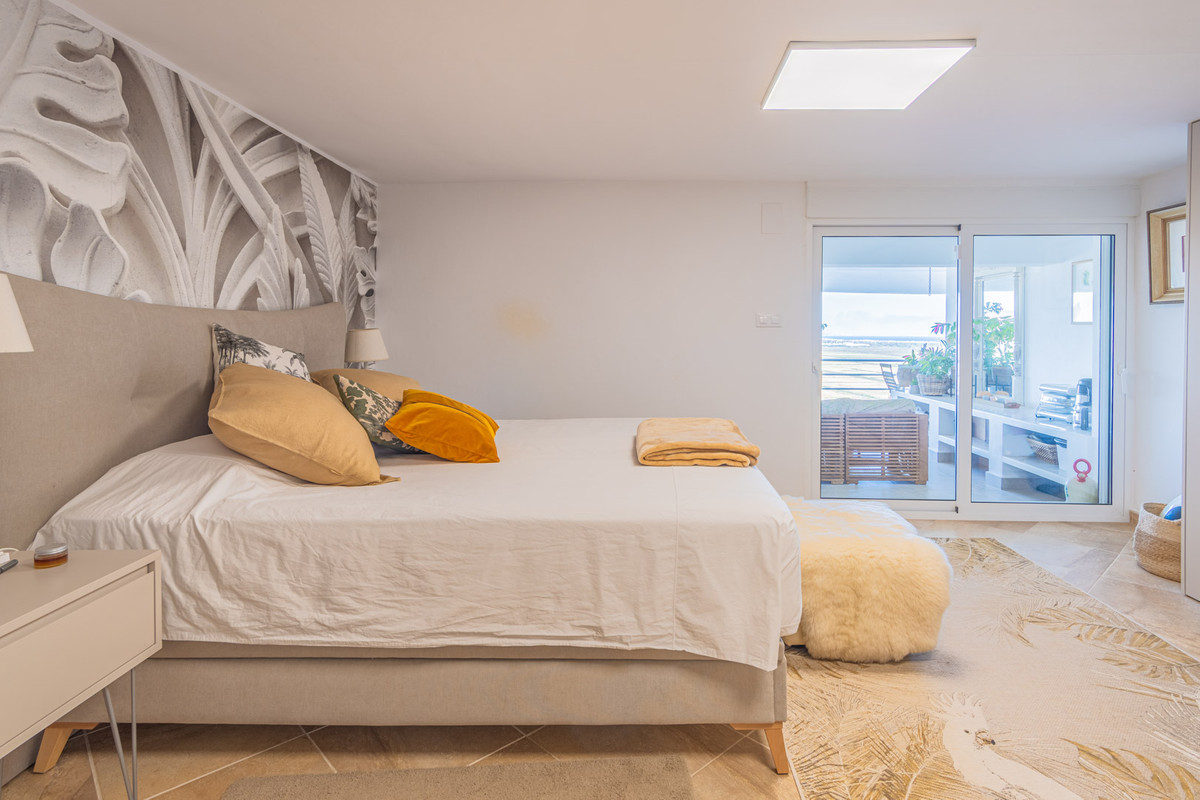 5 Bed Townhouse for sale in Pego Costa Blanca, Alicante, Spain
