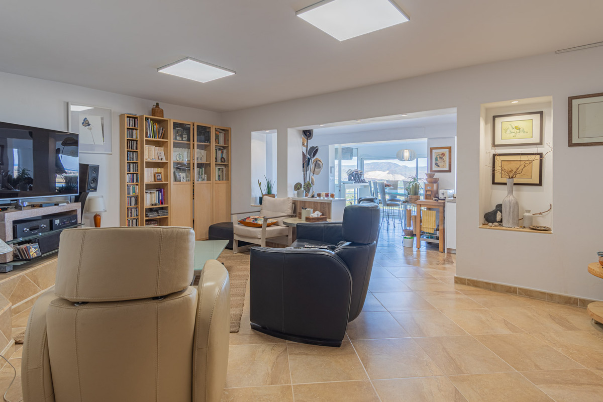 5 Bed Townhouse for sale in Pego Costa Blanca, Alicante, Spain