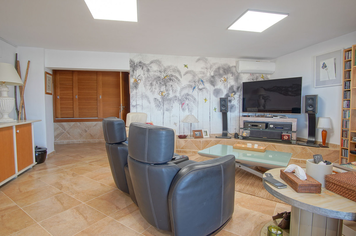5 Bed Townhouse for sale in Pego Costa Blanca, Alicante, Spain