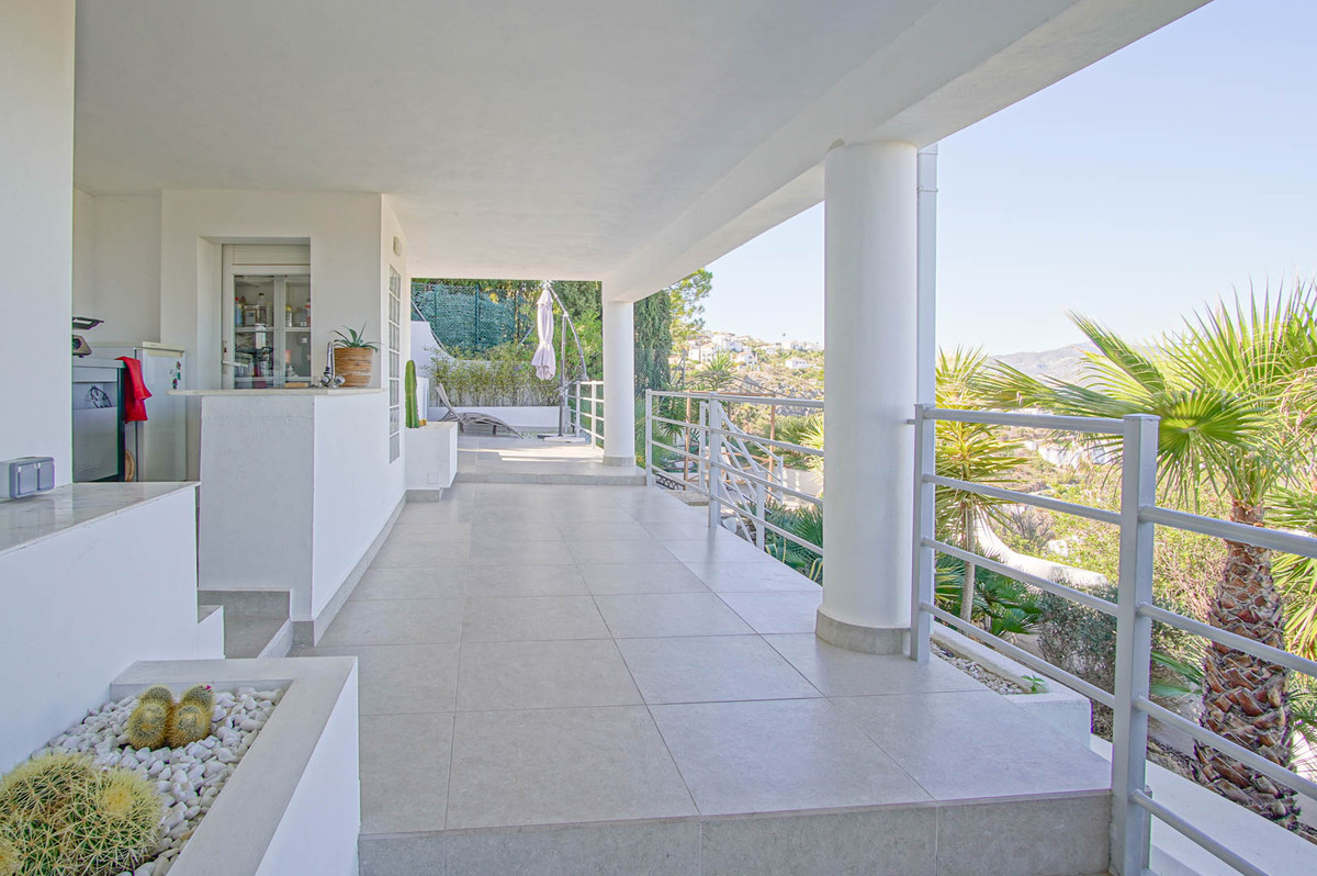 5 Bed Townhouse for sale in Pego Costa Blanca, Alicante, Spain