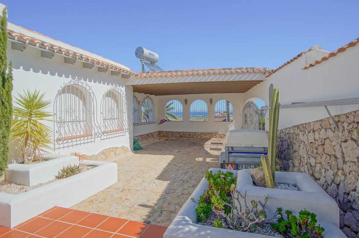 5 Bed Townhouse for sale in Pego Costa Blanca, Alicante, Spain