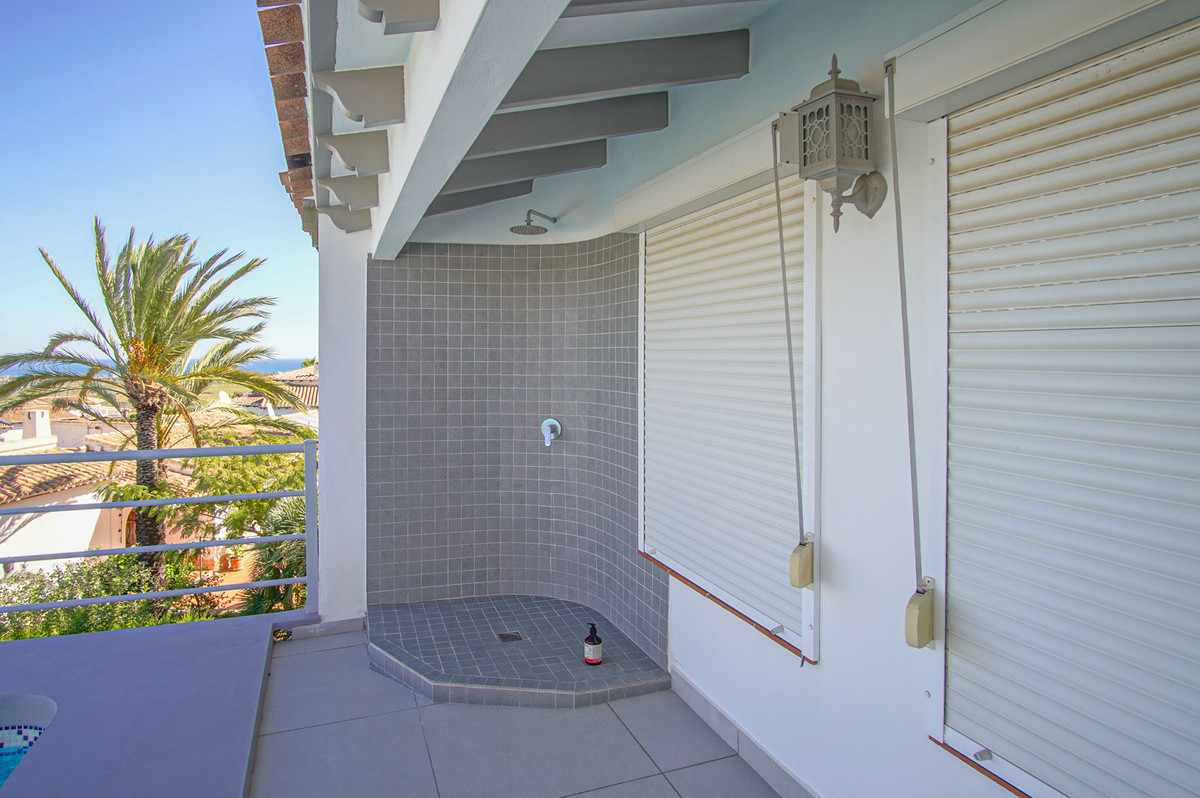 5 Bed Townhouse for sale in Pego Costa Blanca, Alicante, Spain