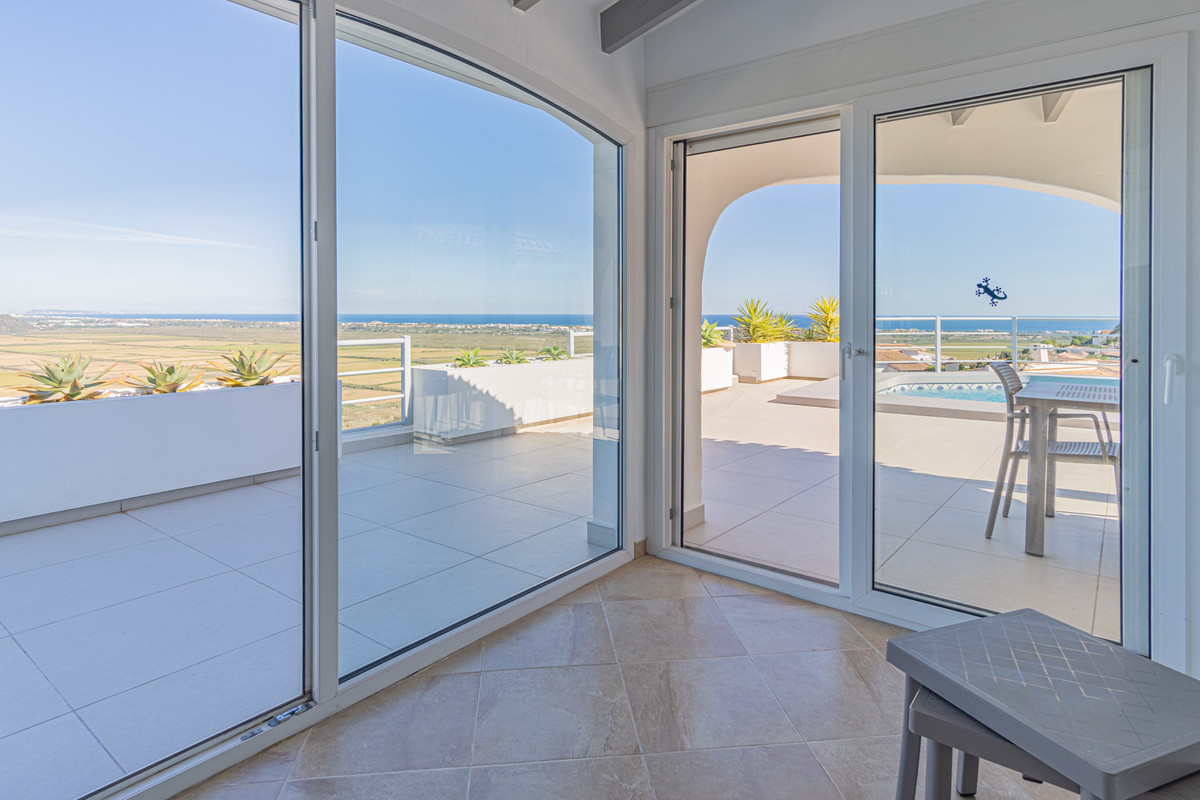 5 Bed Townhouse for sale in Pego Costa Blanca, Alicante, Spain