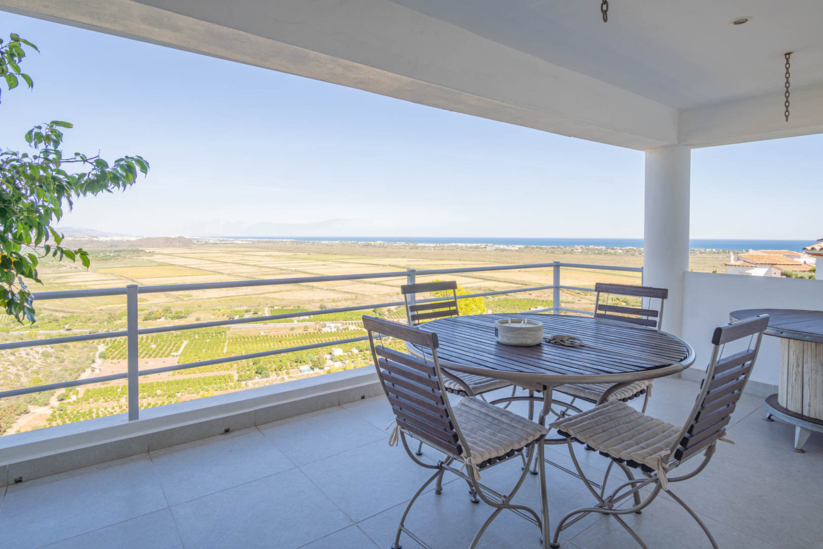 5 Bed Townhouse for sale in Pego Costa Blanca, Alicante, Spain