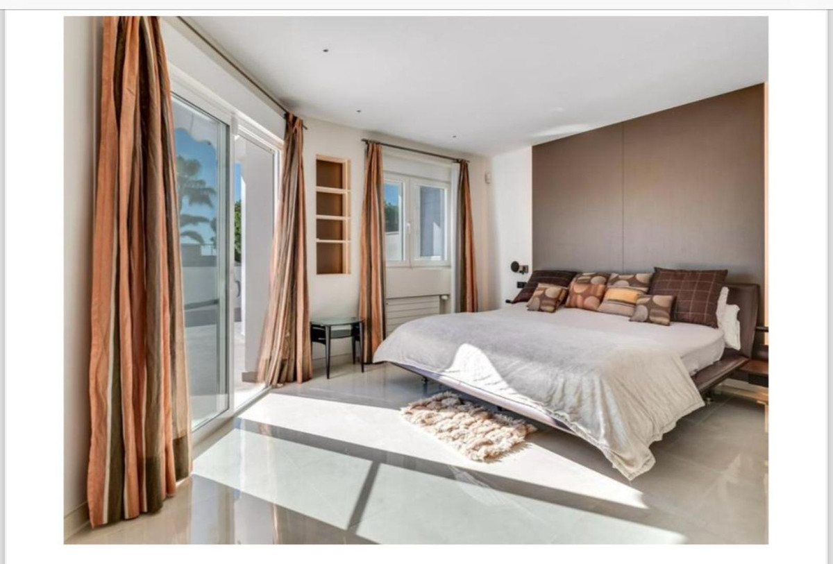 Se vende Villa - Chalet de 4 dormitorios en Costa Del Sol, Málaga, España