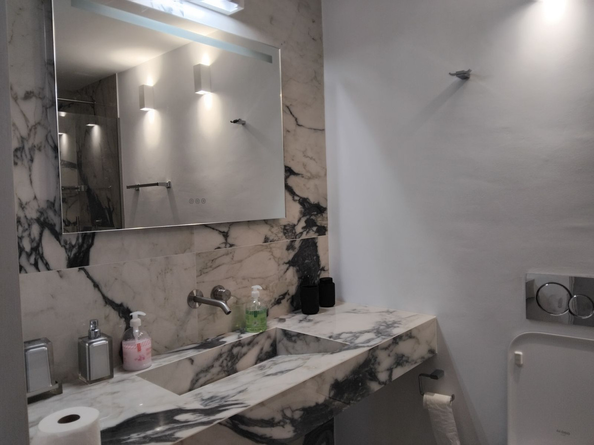 2 Bed Apartment for sale in Puerto Banús Costa Del Sol, Málaga, Spain