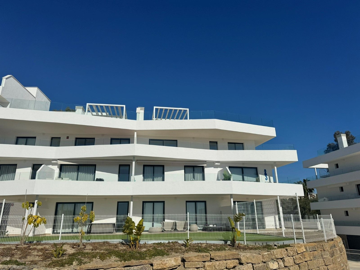 2 Bed Apartment for sale in Estepona Costa Del Sol, Málaga, Spain