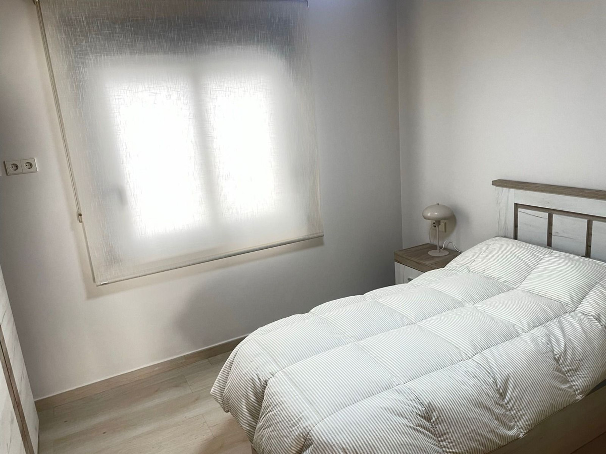 Se vende Apartamento Planta Media de 3 dormitorios en Costa Del Sol, Málaga, España