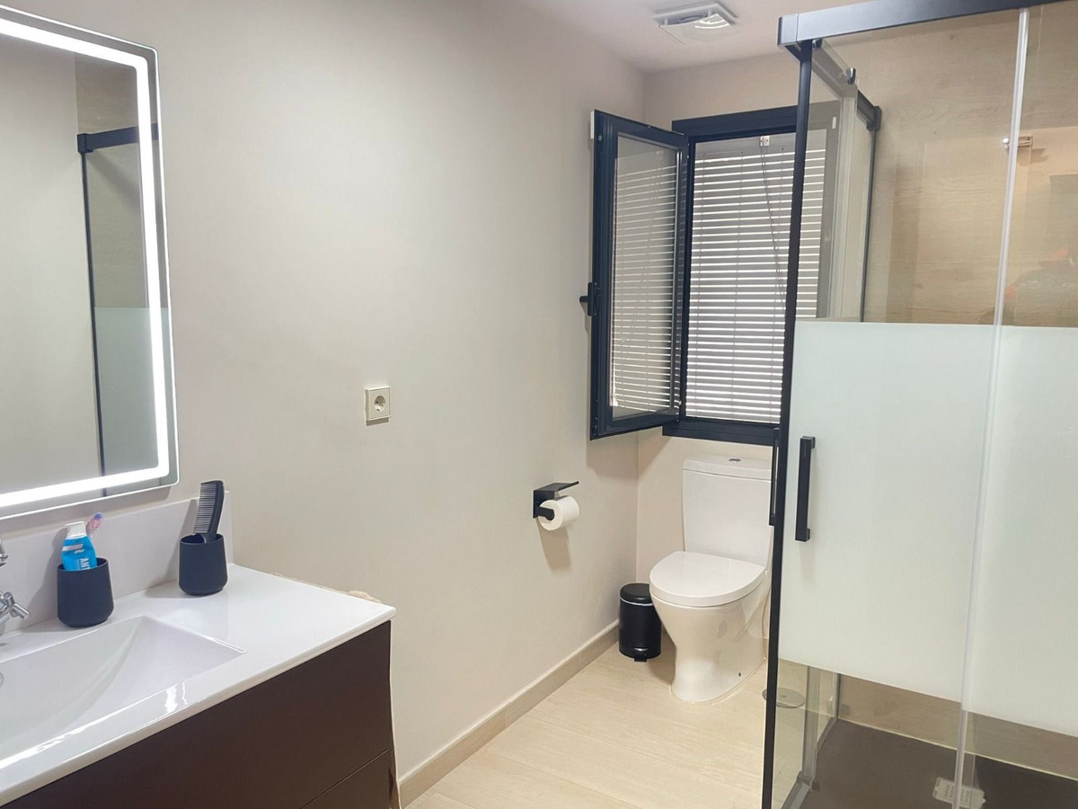 Se vende Apartamento Planta Media de 3 dormitorios en Costa Del Sol, Málaga, España
