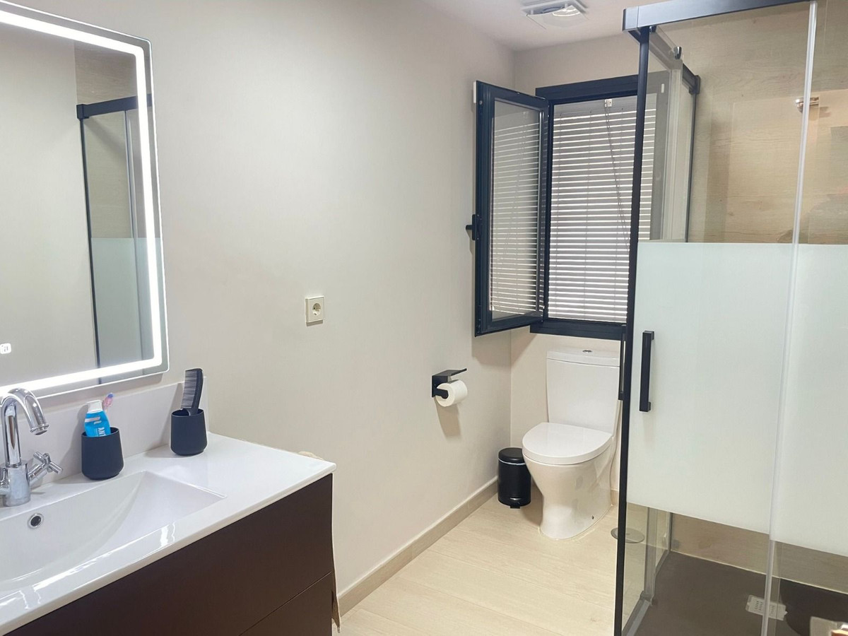 Se vende Apartamento Planta Media de 3 dormitorios en Costa Del Sol, Málaga, España