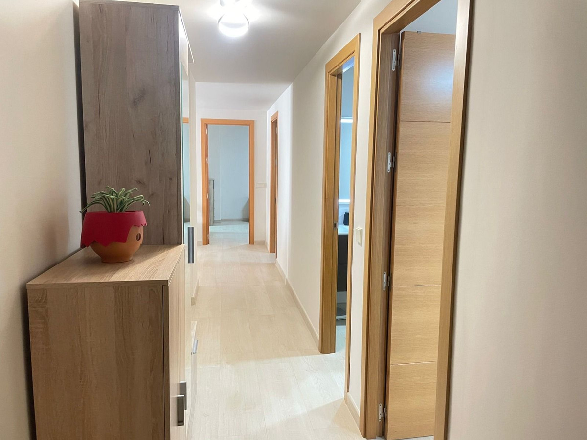 Se vende Apartamento Planta Media de 3 dormitorios en Costa Del Sol, Málaga, España
