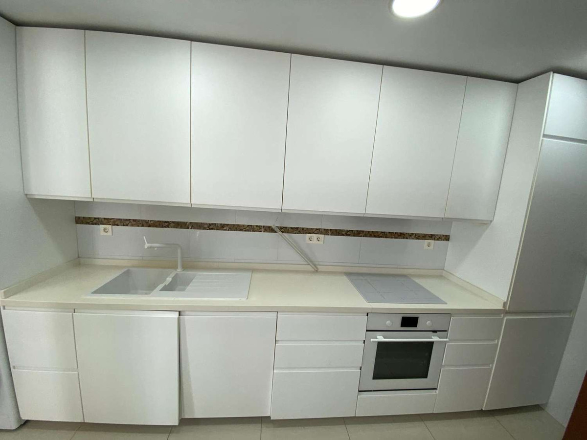 4 Bed Apartment for sale in Fuengirola Costa Del Sol, Málaga, Spain