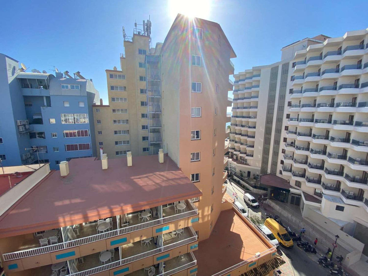 4 Bed Apartment for sale in Fuengirola Costa Del Sol, Málaga, Spain