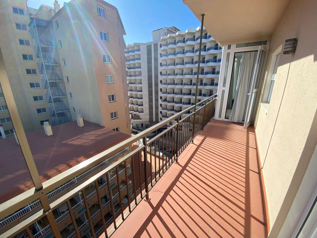 4 Bed Apartment for sale in Fuengirola Costa Del Sol, Málaga, Spain
