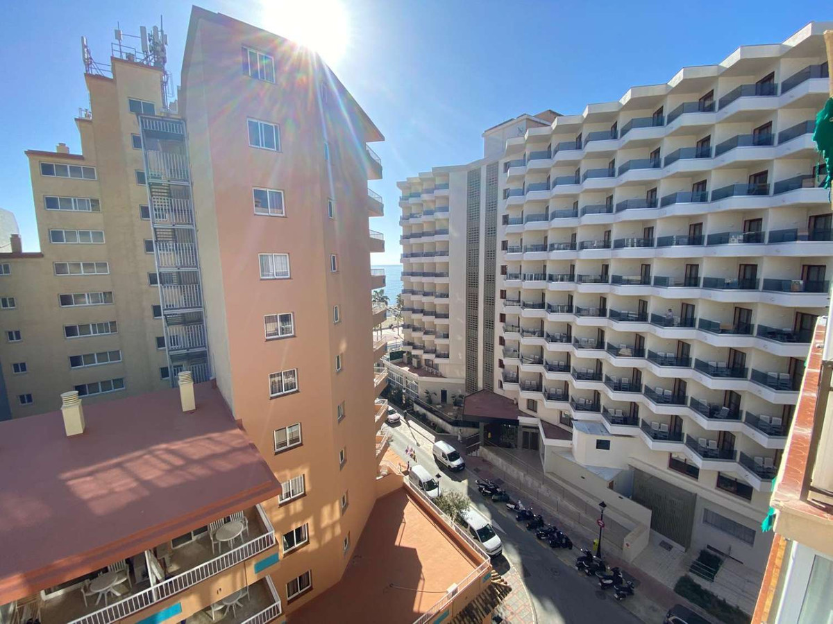4 Bed Apartment for sale in Fuengirola Costa Del Sol, Málaga, Spain