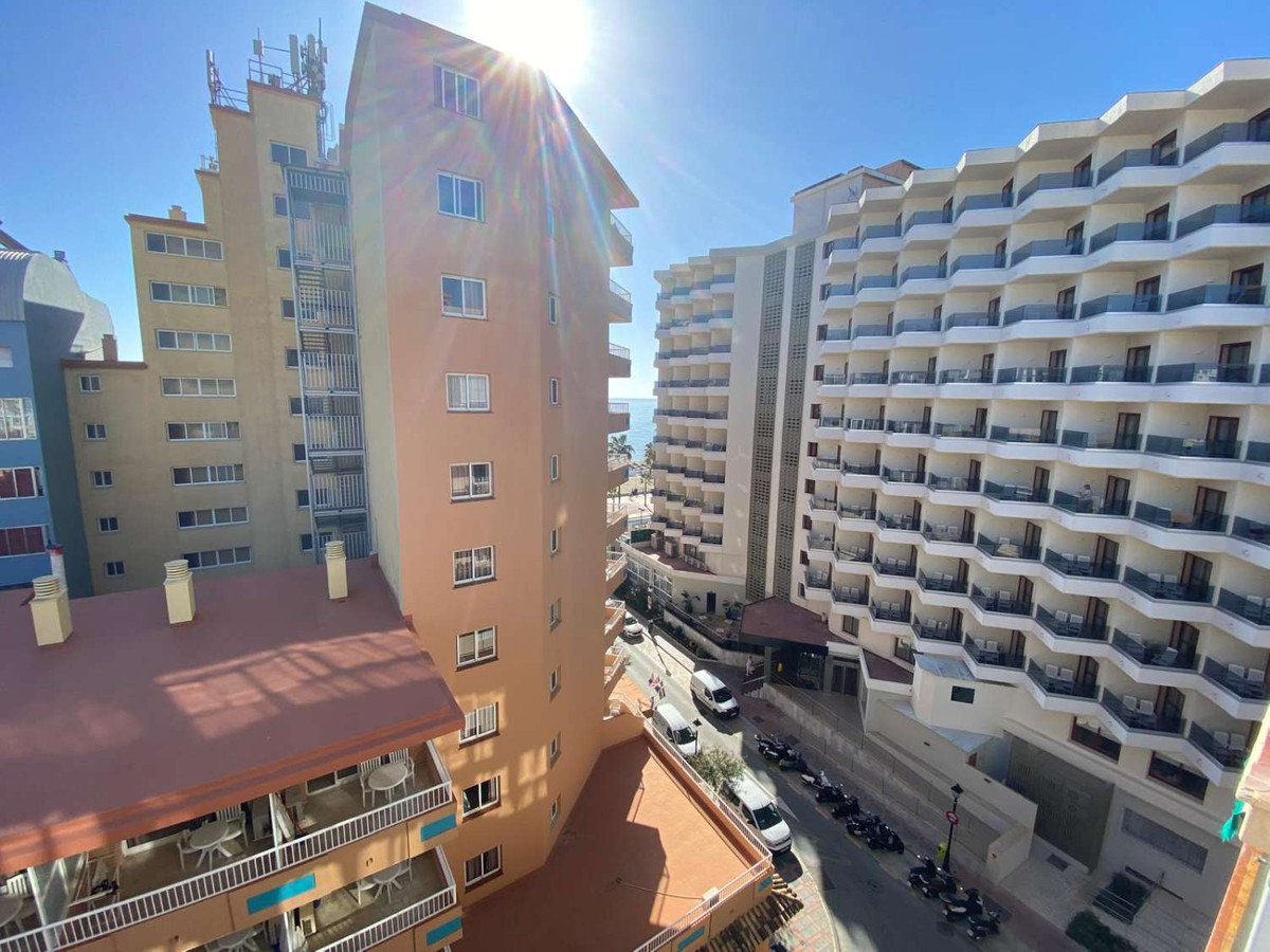 4 Bed Apartment for sale in Fuengirola Costa Del Sol, Málaga, Spain