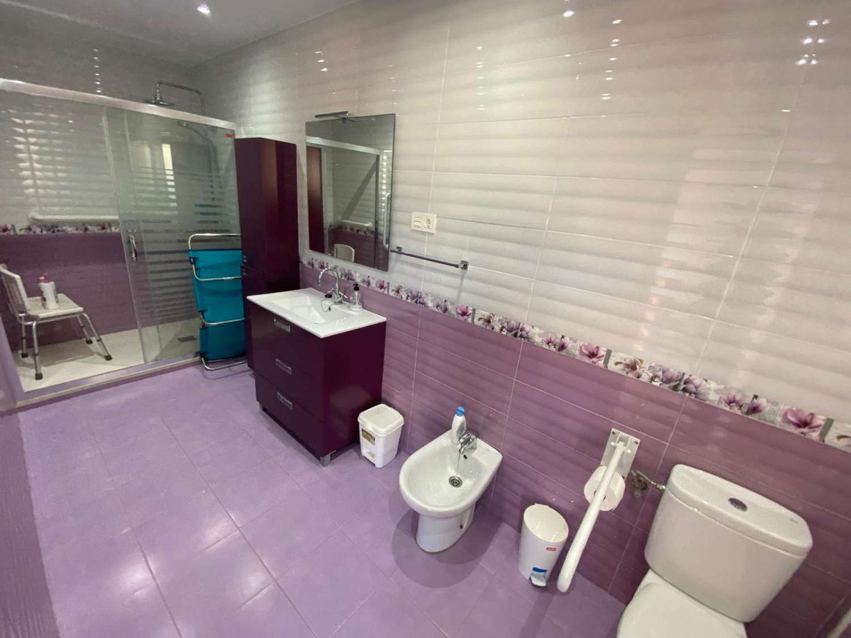 4 Bed Apartment for sale in Fuengirola Costa Del Sol, Málaga, Spain