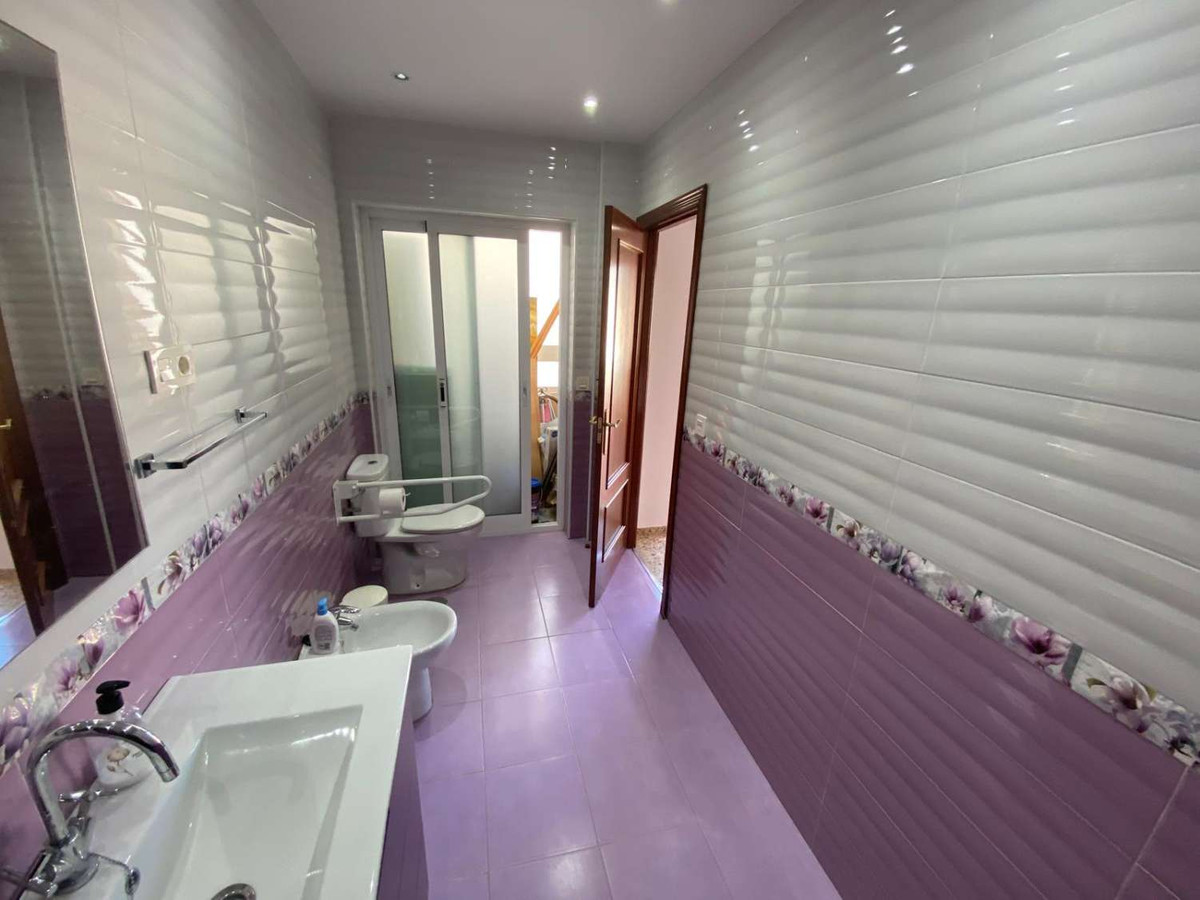 4 Bed Apartment for sale in Fuengirola Costa Del Sol, Málaga, Spain
